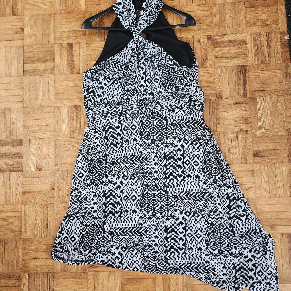 Le Chateau Asymmetrical Black & White Dress Size 12